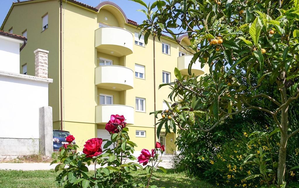 Apartments Verde Premantura Exteriör bild